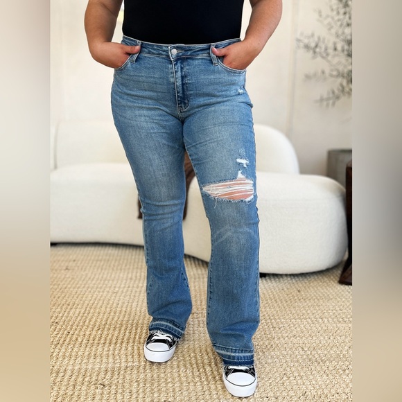 NWT Judy Blue PLUS + REG Size Mid Rise Released Hem Distressed Bootcut Jeans - Picture 1 of 13